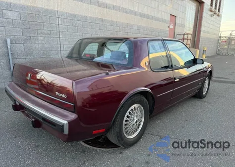 1989 Oldsmobile Toronado Trofeo z USA, uszkodzony, nr VIN 1G3EV11C3KU308524